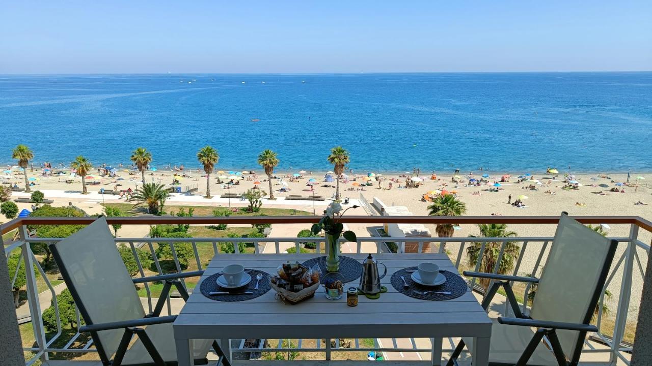 Maremare, Really On The Beach, With Private Parking Savona Exterior foto