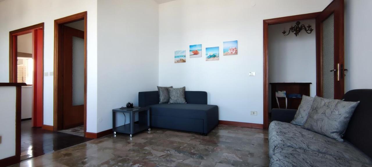Maremare, Really On The Beach, With Private Parking Savona Exterior foto
