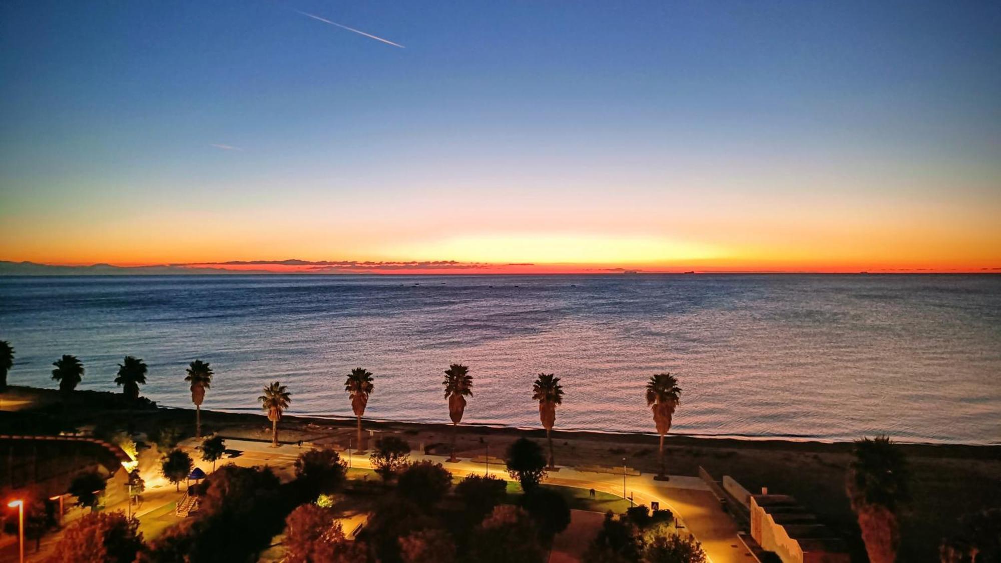 Maremare, Really On The Beach, With Private Parking Savona Exterior foto